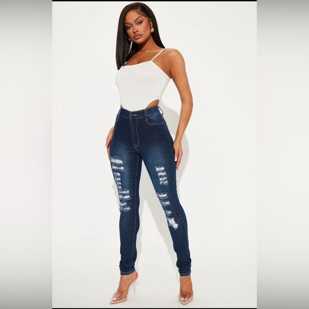 Fashion nova jeans ripped